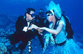 underwater-wedding